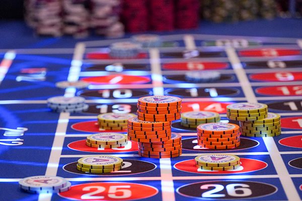 Cách quản lý tài chính khi chơi Roulette AE888: Chơi thông minh, thắng lớn